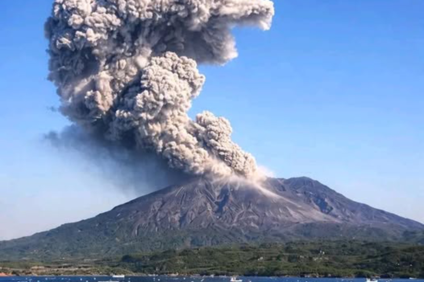 Sakurajima Volcano erupts, sending ash over southern Japan