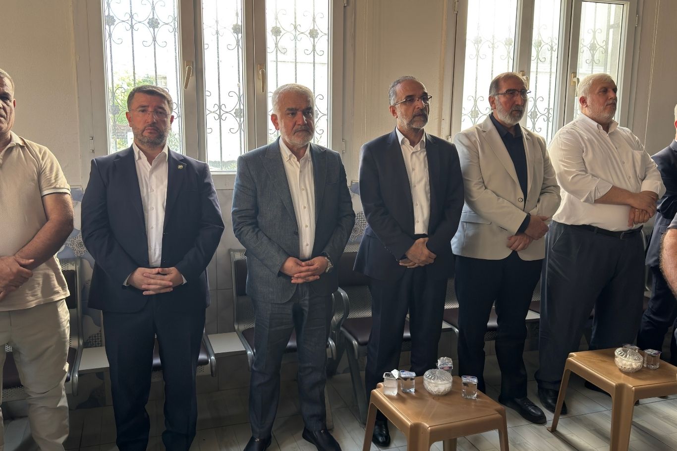 HÜDA PAR Genel Başkanı Zekeriya Yapıcıoğlu, partisinin Trabzon İl Başkanı Hakan Özbay ile Adana Seyhan İlçe Başkanı Yusuf Özbay’ın vefat eden babası için Ceyhan ilçesinde kurulan taziye evini ziyaret ederek aileye başsağlığı dileğinde bulundu.