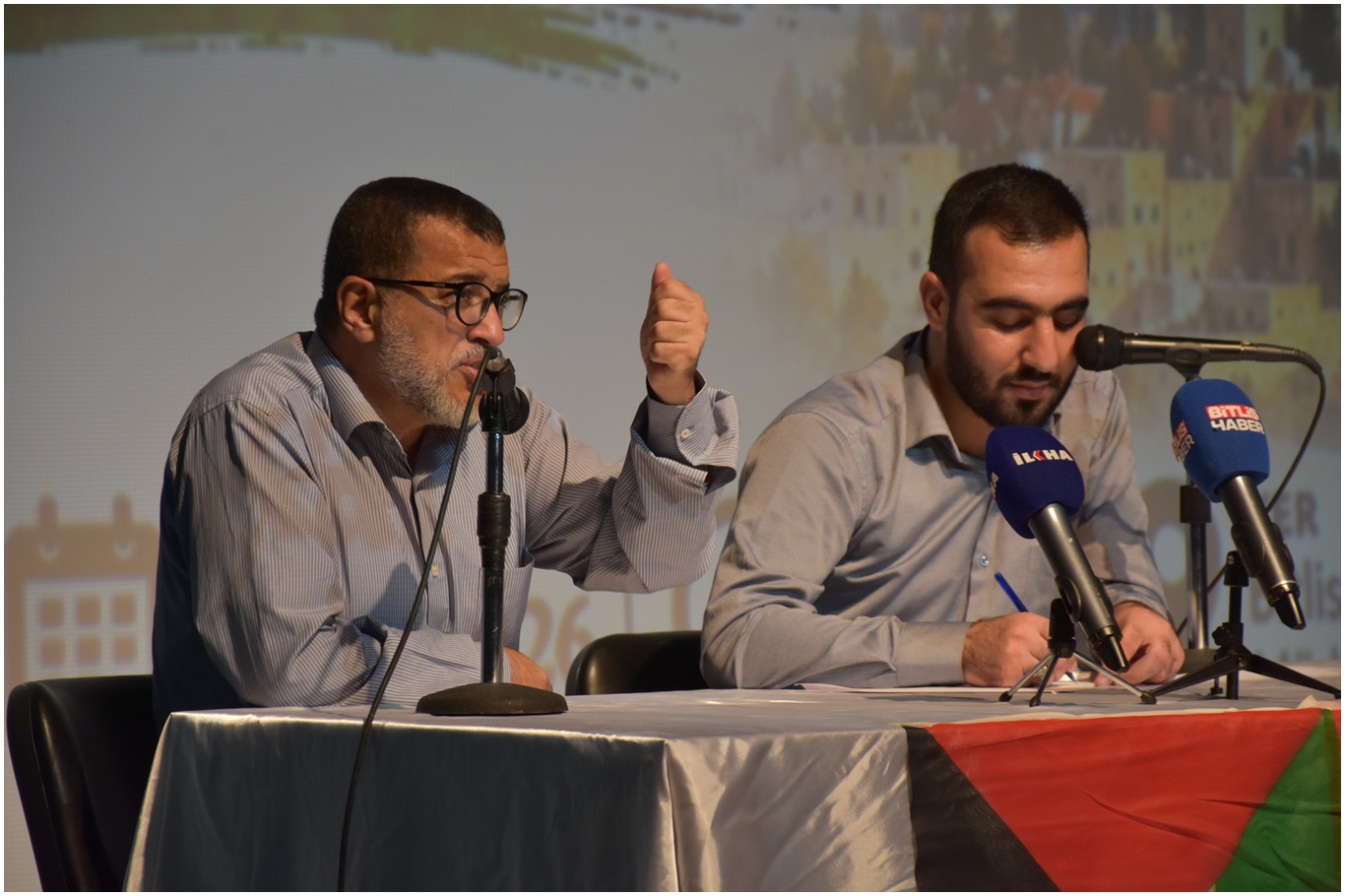 Bitlis’te katılımcıları gözyaşına boğan Filistin konferansı