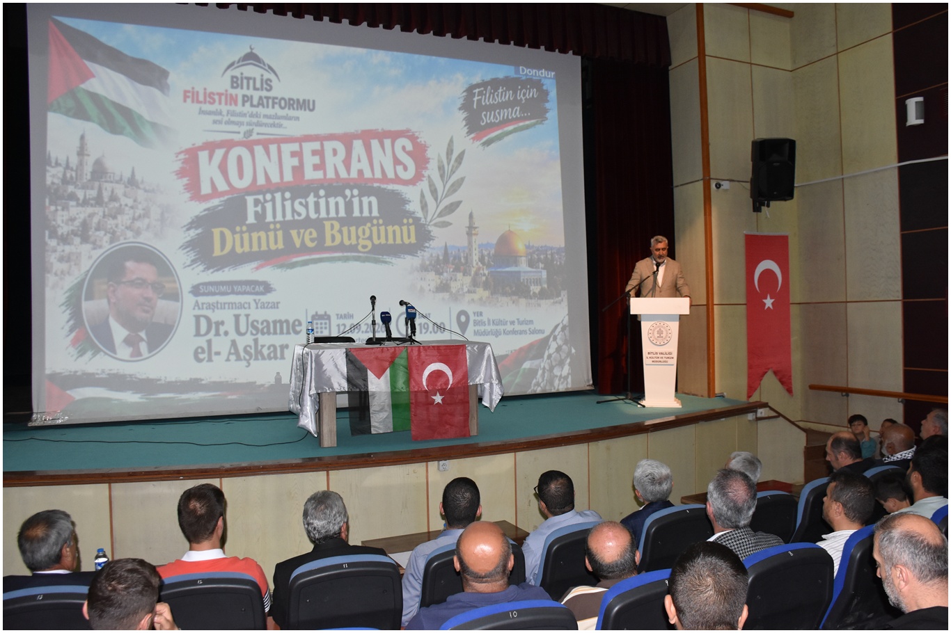 Bitlis’te katılımcıları gözyaşına boğan Filistin konferansı