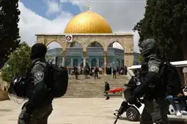 مئات المستوطنين الصهاينة يقتحمون مجدداً باحات المسجد الأقصى