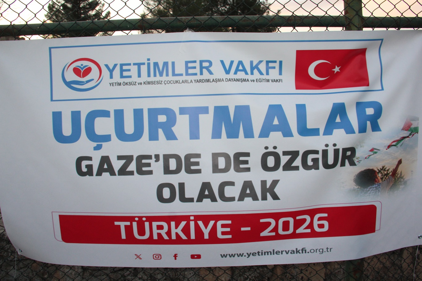 Batman'da çocuklar Gazze için uçurtma uçurdu