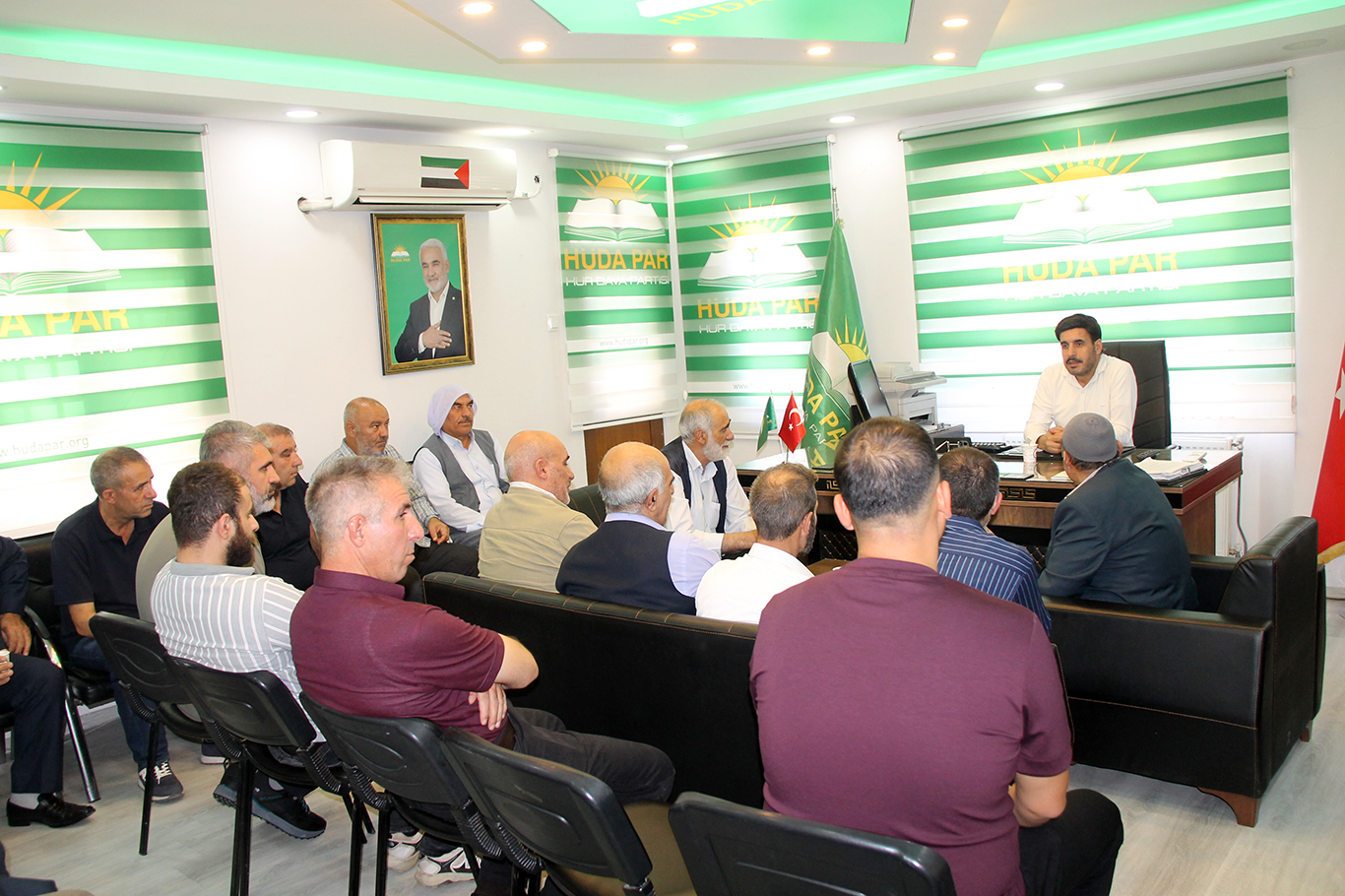 ئەو کەسانەی لە بازاڕی ئاژەڵانی دیاربەکر شەڕیان کردبوو بە ناوبژوانی هودا پار ئاشتیان کرد