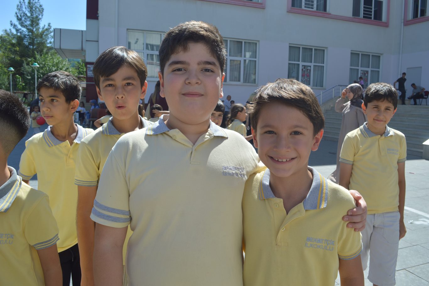 Siirt’te yeni eğitim öğretim yılının ilk gününde okul heyecanı