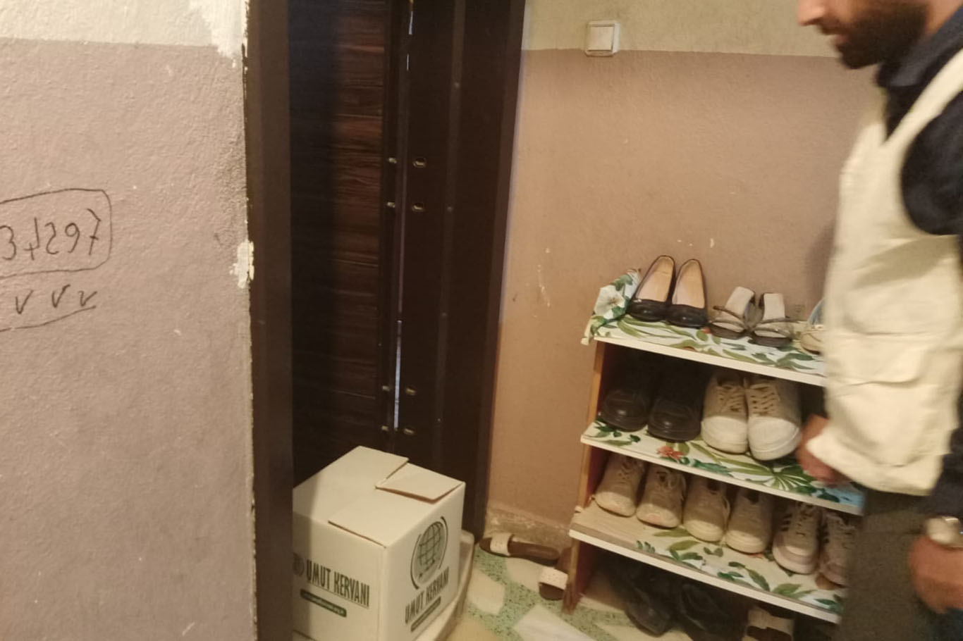 Umut Kervanı İzmir'den onlarca aileye gıda yardımı