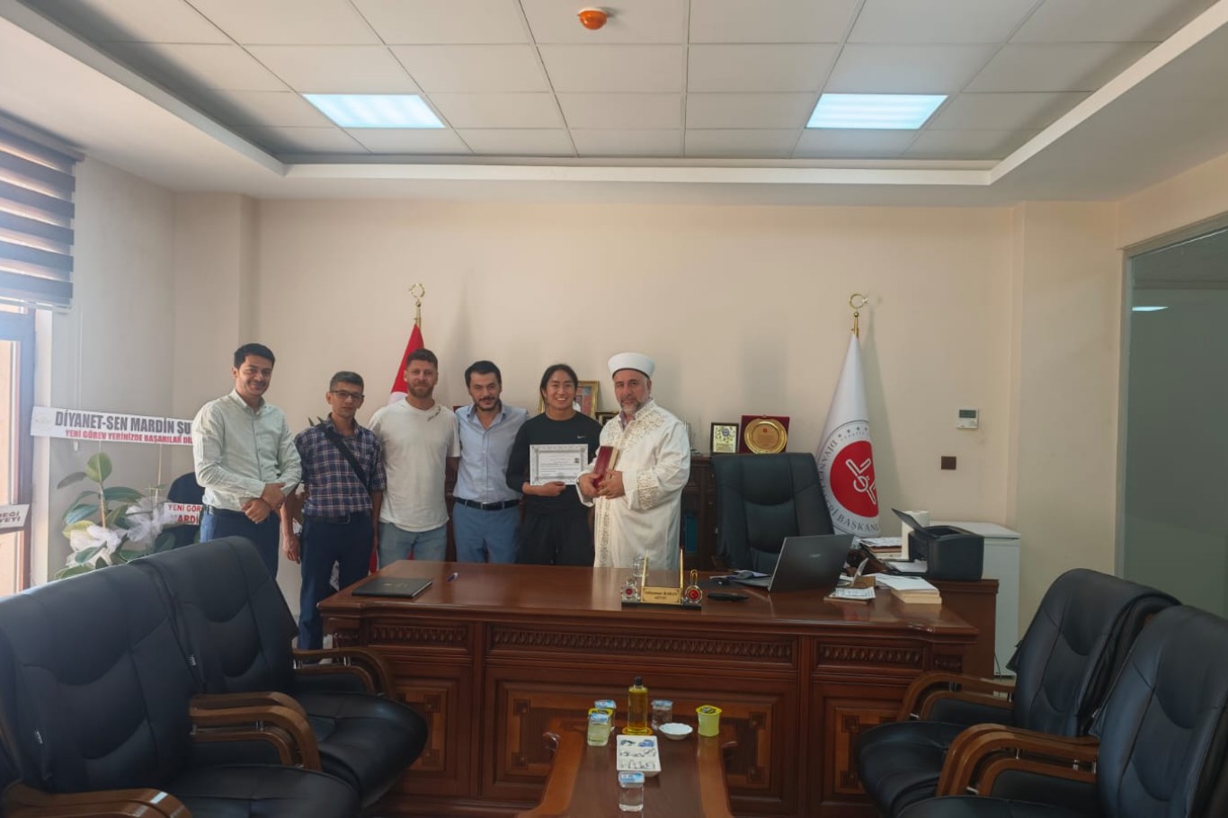 Mardin’e gezmeye gelen Güney Koreli vatandaş İslam ile şereflendi