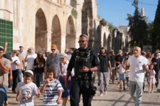 محافظة القدس:165 مستوطناً اقتحموا المسجد الأقصى وأدوا طقوساً تلمودية