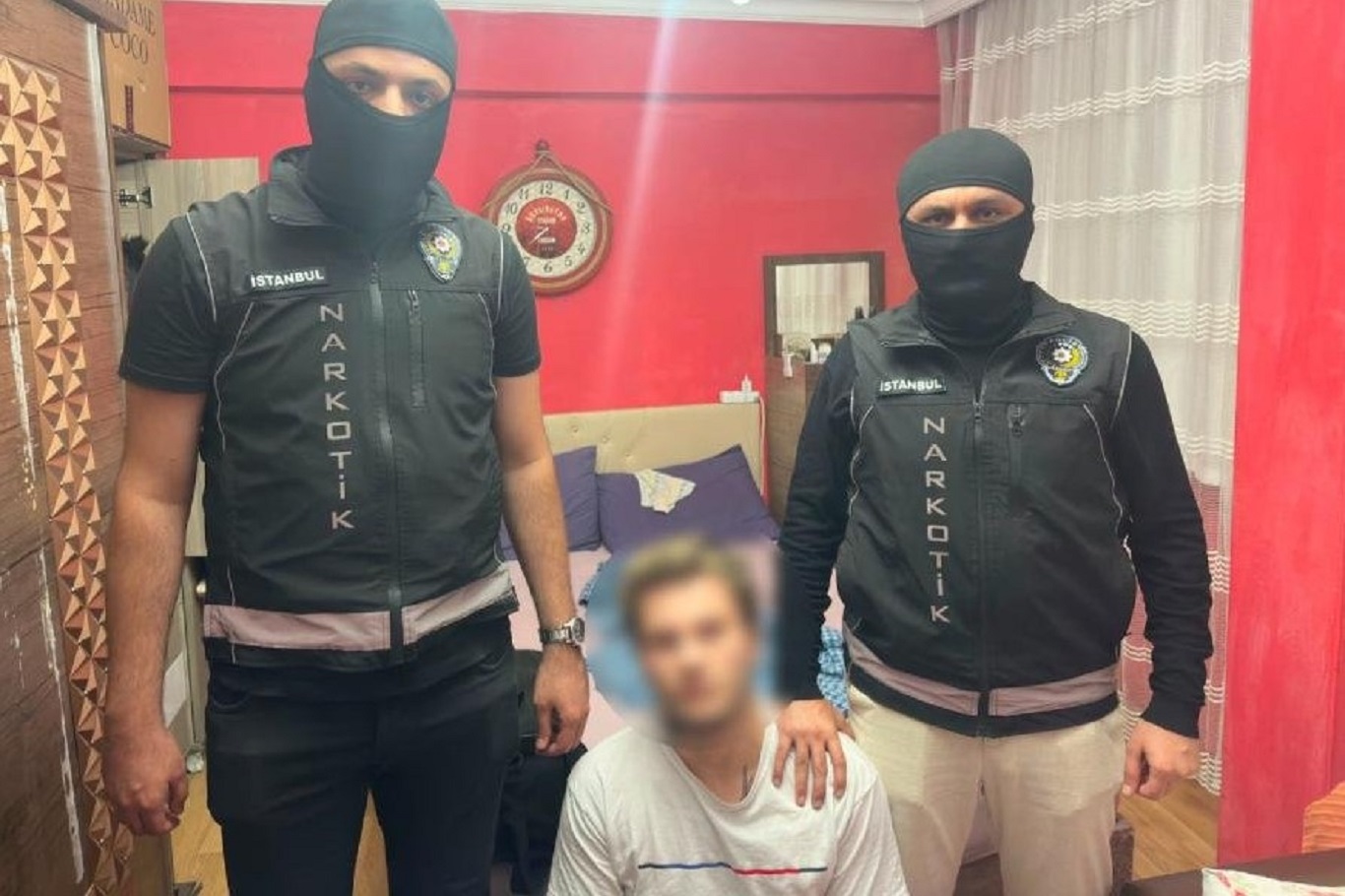 Kırmızı bültenle aranan uyuşturucu hükümlüsü İstanbul'da yakalandı