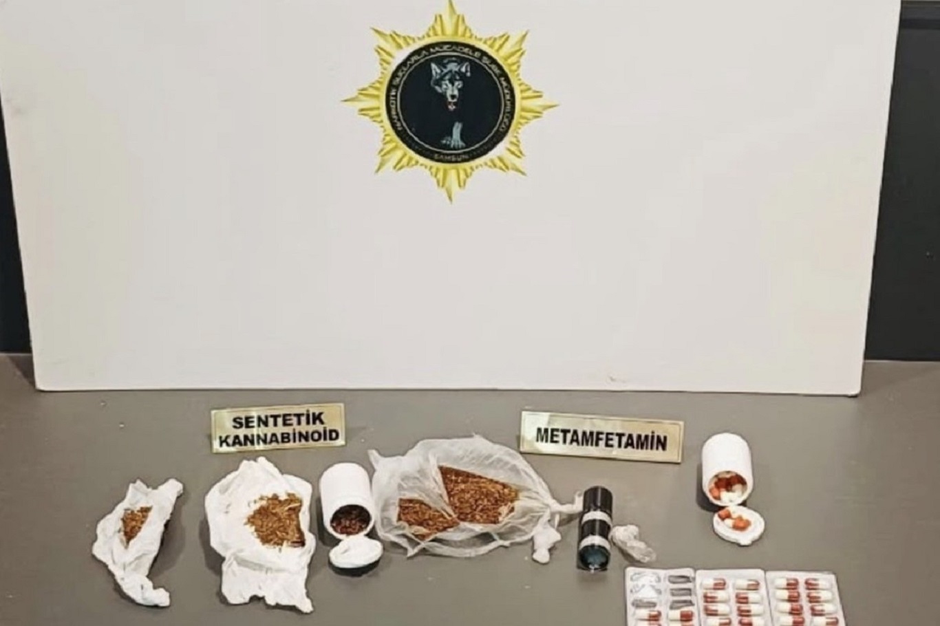 Samsun'da uyuşturucu operasyonu: 8 bin sentetik ecza ele geçirildi