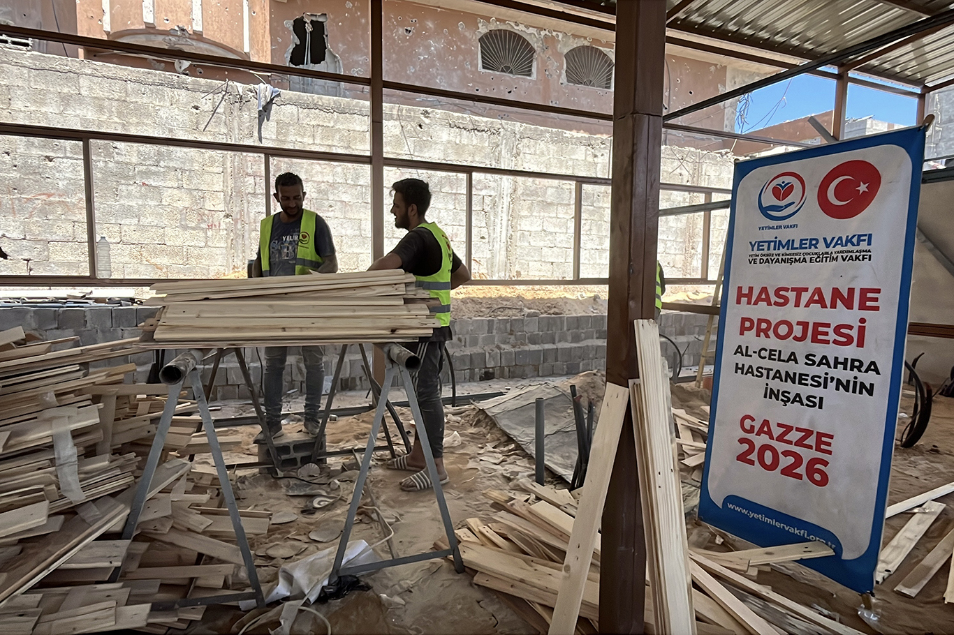 Yetimler Vakfı'nın Gazze’de "Al Cela Sahra Hastanesi Projesi" devam ediyor