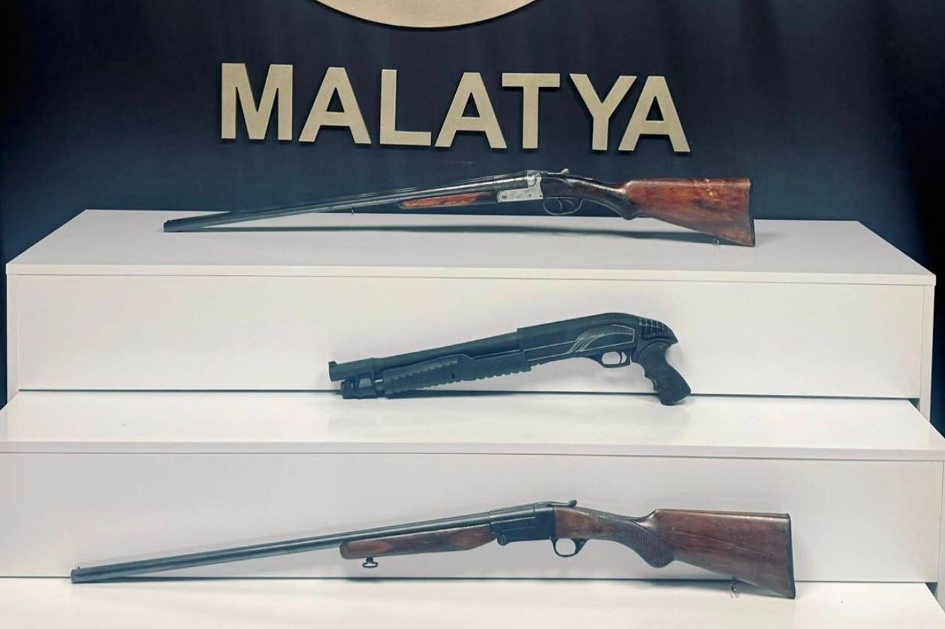Malatya'da ruhsatsız silah operasyonu: 3 gözaltı