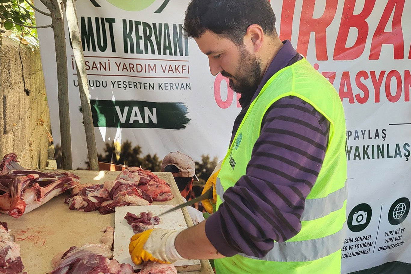 Karwana Hêvîyê li Wanê goştê heywanên nezir gihand kesên hewcedar