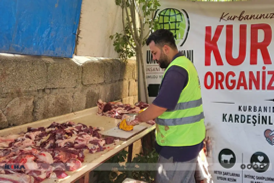 Karwana Hêvîyê li Wanê goştê heywanên nezir gihand kesên hewcedar