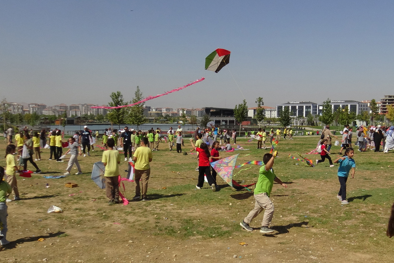 Malatya'da Gazzeli çocuklar için uçurtmalar gökyüzüne bırakıldı