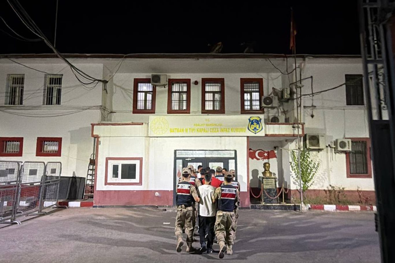 Siirt merkezli 4 ilde bahis operasyonu: 7 şüpheli tutuklandı