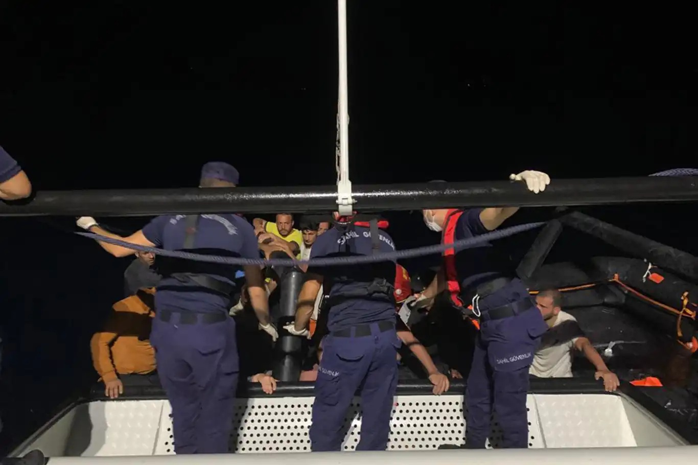 Çanakkale'de 29 düzensiz göçmen yakalandı