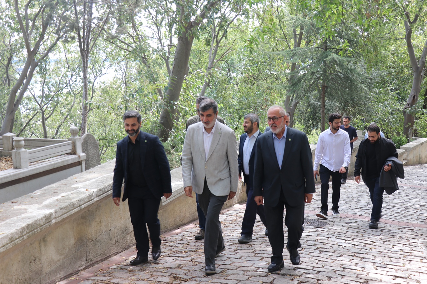 HÜDA PAR'dan yetkililere çağrı: Pierre Loti yeniden aslına döndürülerek "İdris Tepesi" olsun
