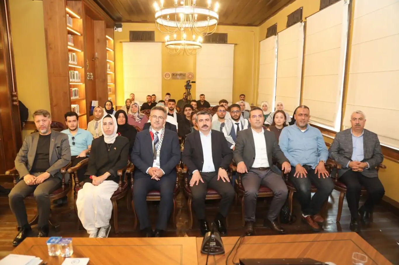 غزة تكافح لمواصلة التعليم الجامعي وسط الدمار والحرب