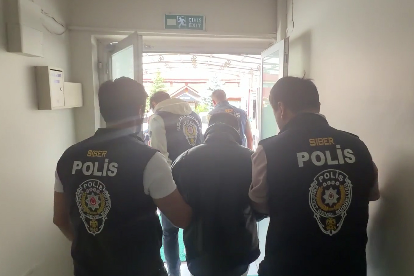 Sivas'ta bahis operasyonu: 3 şüpheli tutuklandı