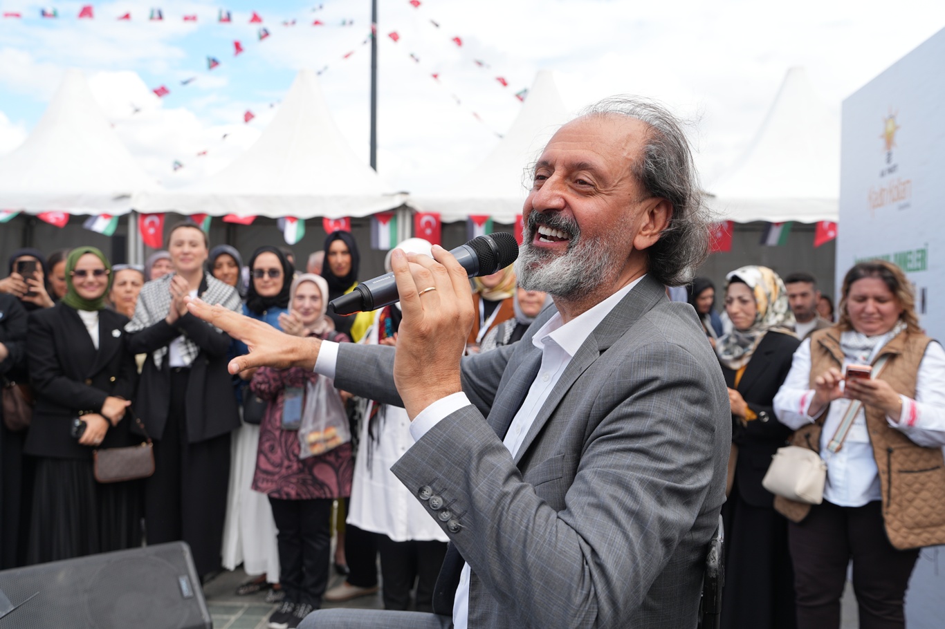 Gazzeli çocuklarla dayanışma için kermes kuruldu