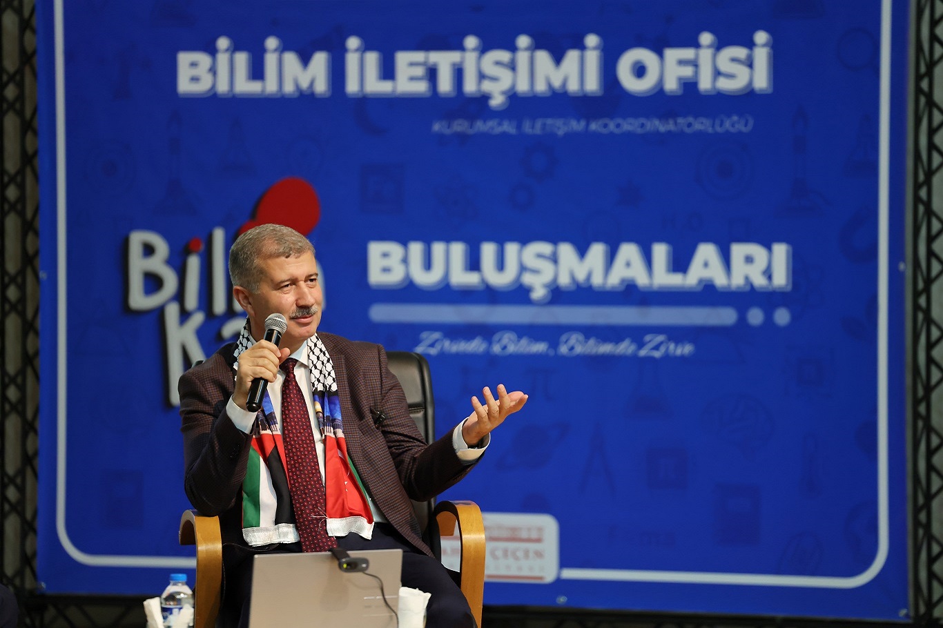AİÇÜ Rektörü Prof. Dr. İlhami Gülçin