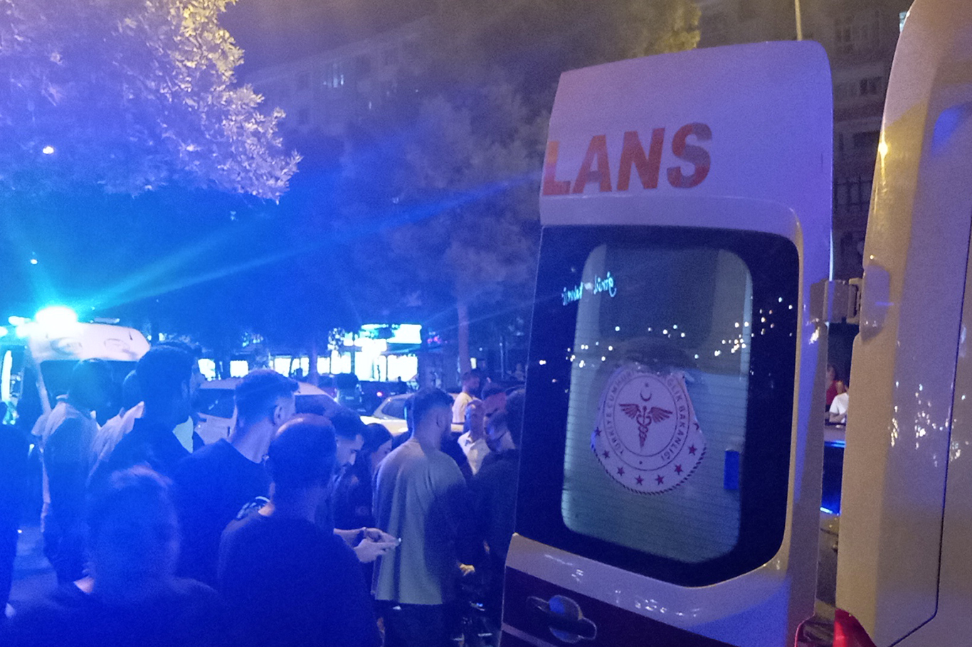 Diyarbakır'da 3 araç birbirine girdi: 1'i ağır 5 yaralı