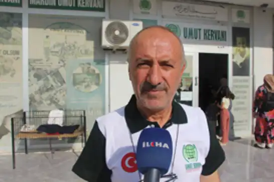Umut Kervanından Mardin'de onlarca aileye kırtasiye yardımı