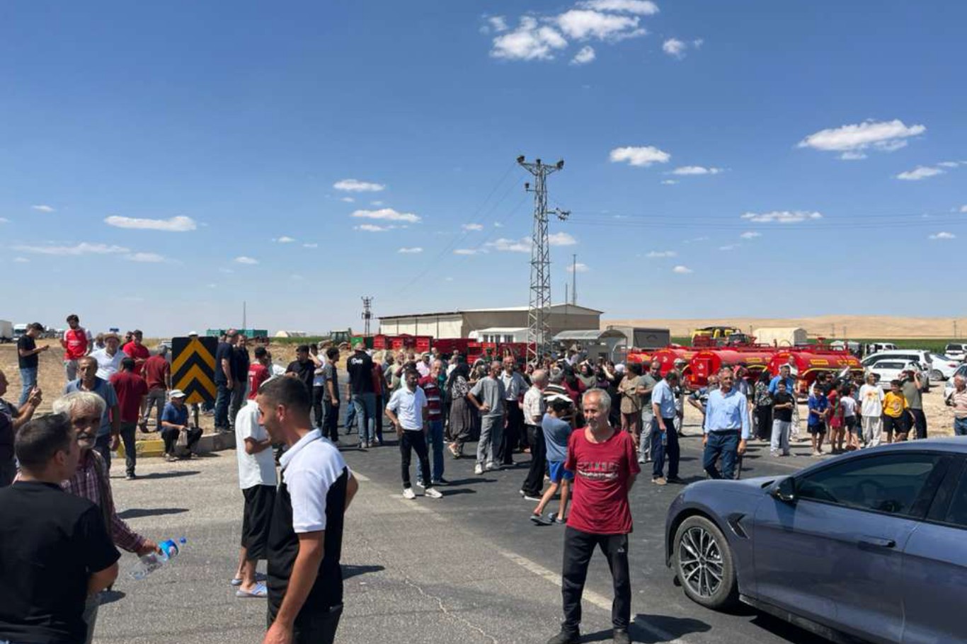 Mardin’de  3 günlük elektrik kesintisi eylemi: uluslararası ipekyolu trafiğe kapatıldı