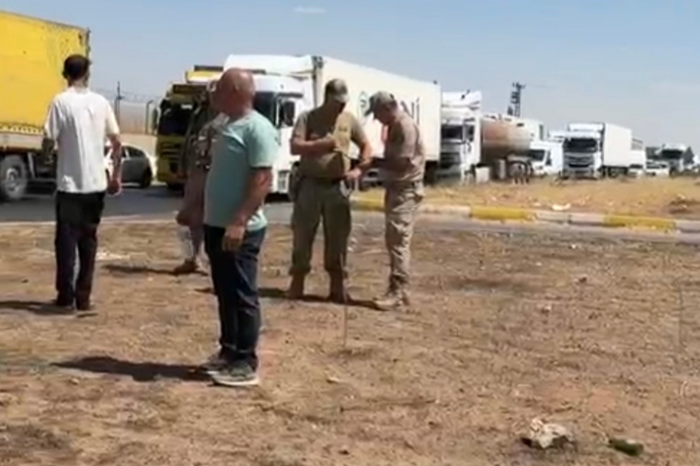 Mardin’de  3 günlük elektrik kesintisi eylemi: uluslararası ipekyolu trafiğe kapatıldı