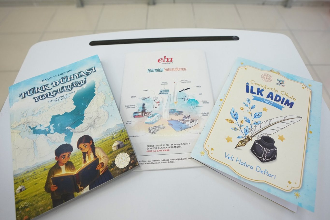 Ücretsiz ders kitapları, sıralardaki yerini almaya başladı