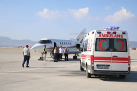 Girne'deki gemi kazasından kurtulan hamile kadın ambulans uçakla Türkiye'ye getirildi