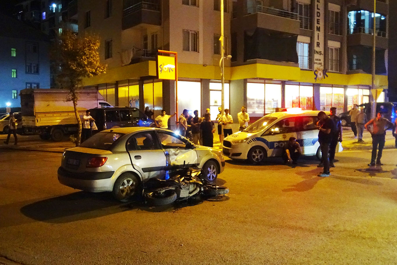 Malatya'da motosiklet ile otomobil çarpıştı: 2 yaralı
