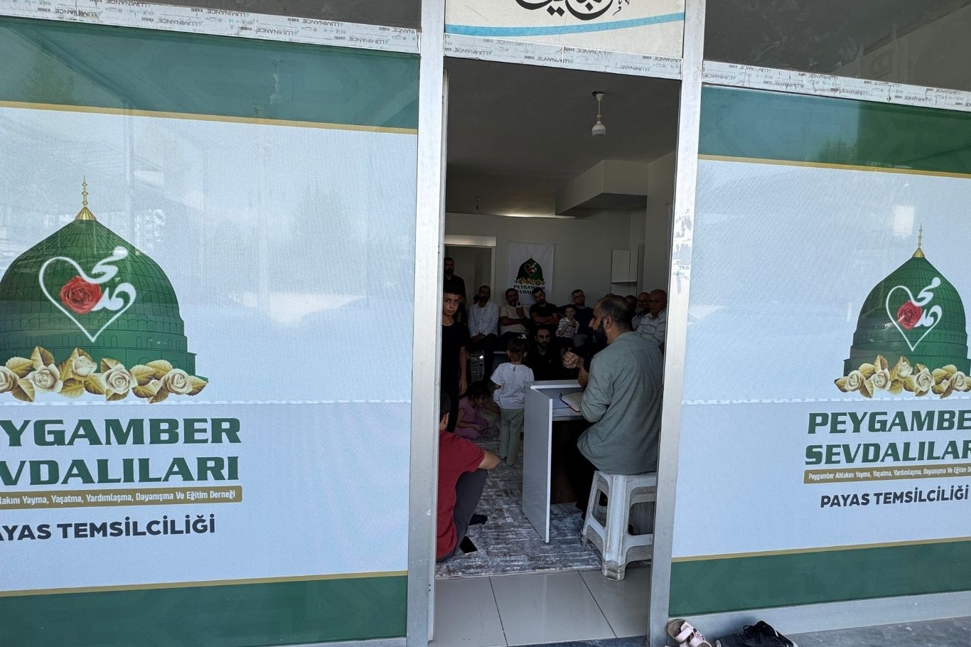 Hatay’ın Payas ilçesinde Peygamber Sevdalıları Vakfı Payas Temsilciliği törenle hizmete açıldı.