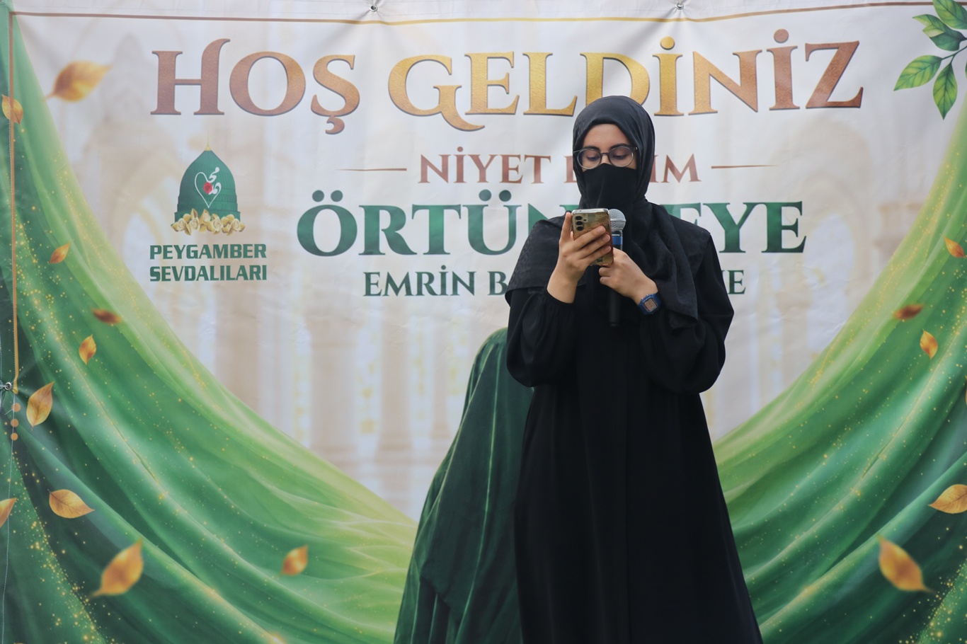 İstanbul'da "Niyet Ettim Örtünmeye, Emrin Başım Üstüne" programı gerçekleştirildi