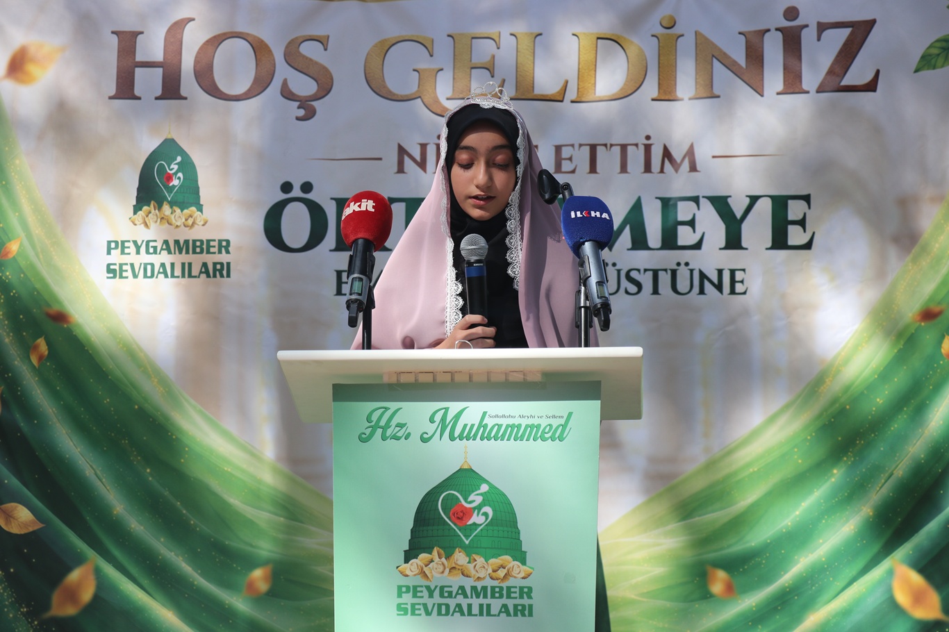 İstanbul'da "Niyet Ettim Örtünmeye, Emrin Başım Üstüne" programı gerçekleştirildi