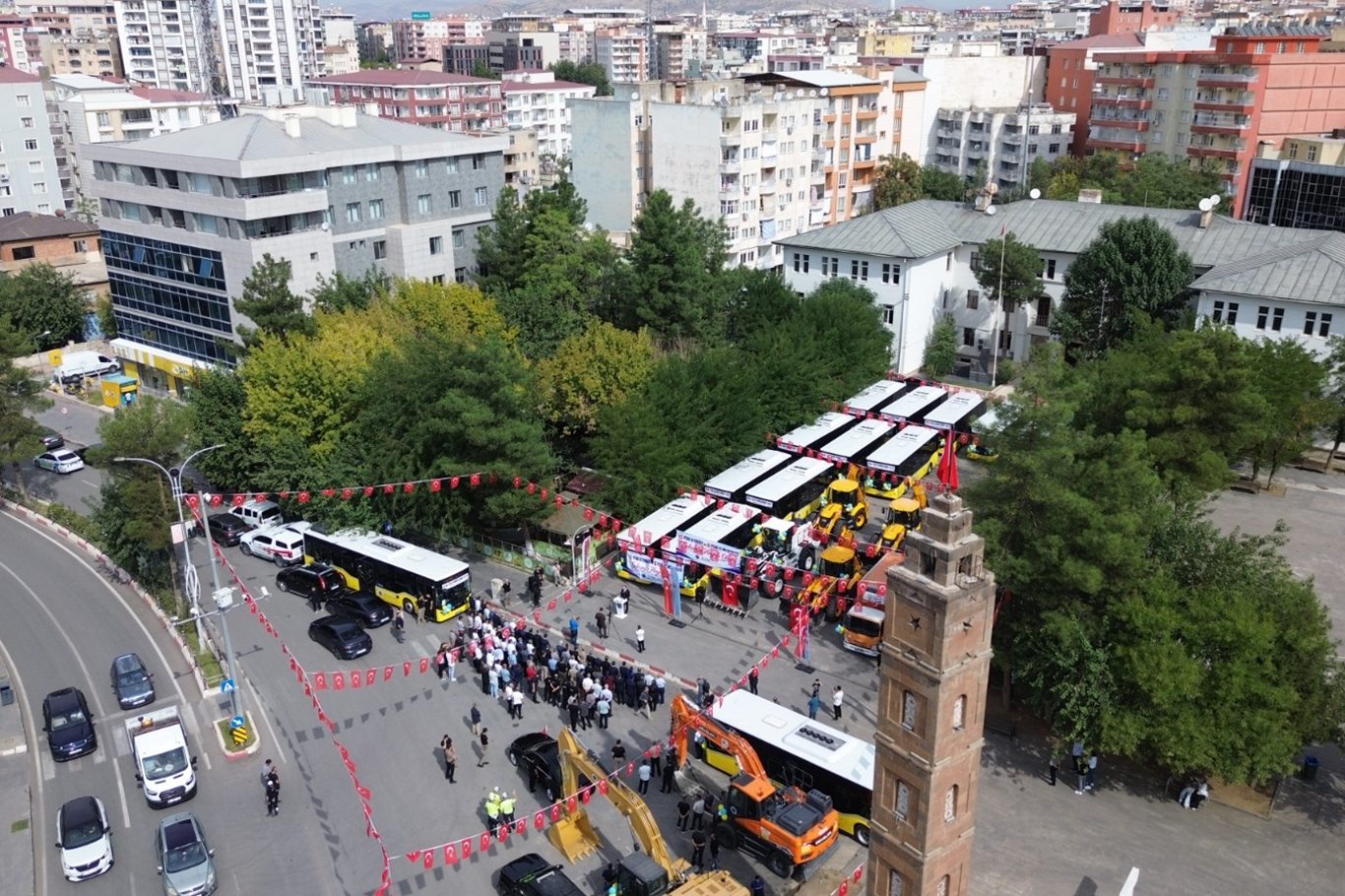 Siirt Belediyesi filosuna 21 yeni araç kattı