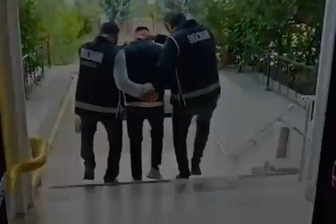 Bursa’da suç örgütleriyle bağlantılı şüphelilere operasyon: 10 gözaltı bir tutuklama