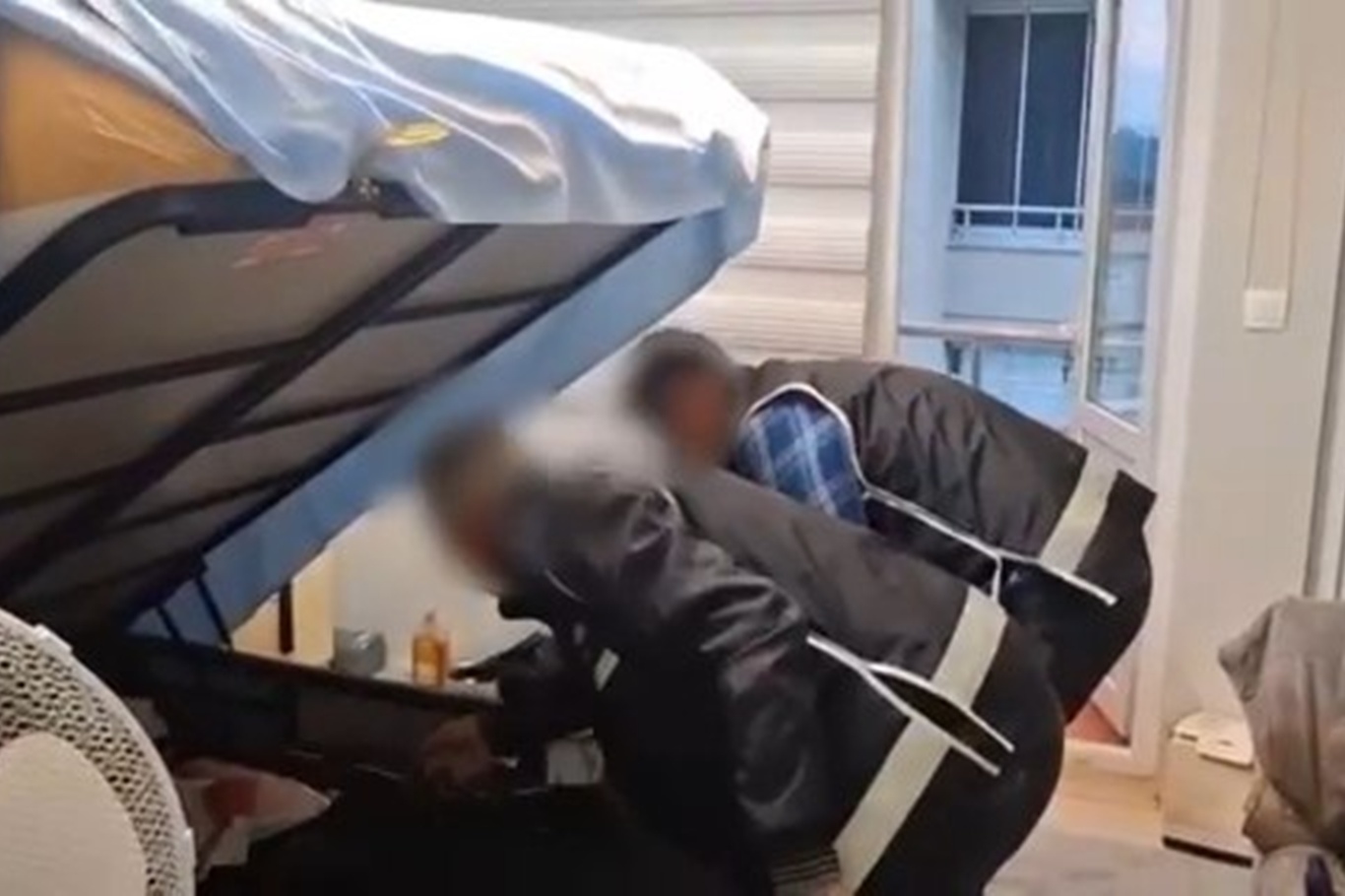Bursa’da suç örgütleriyle bağlantılı şüphelilere operasyon: 10 gözaltı bir tutuklama