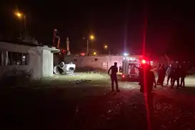 Ağrı'da bir sürücü bisikletliye çarpmamak için direksiyonu kırınca kaza yaptı