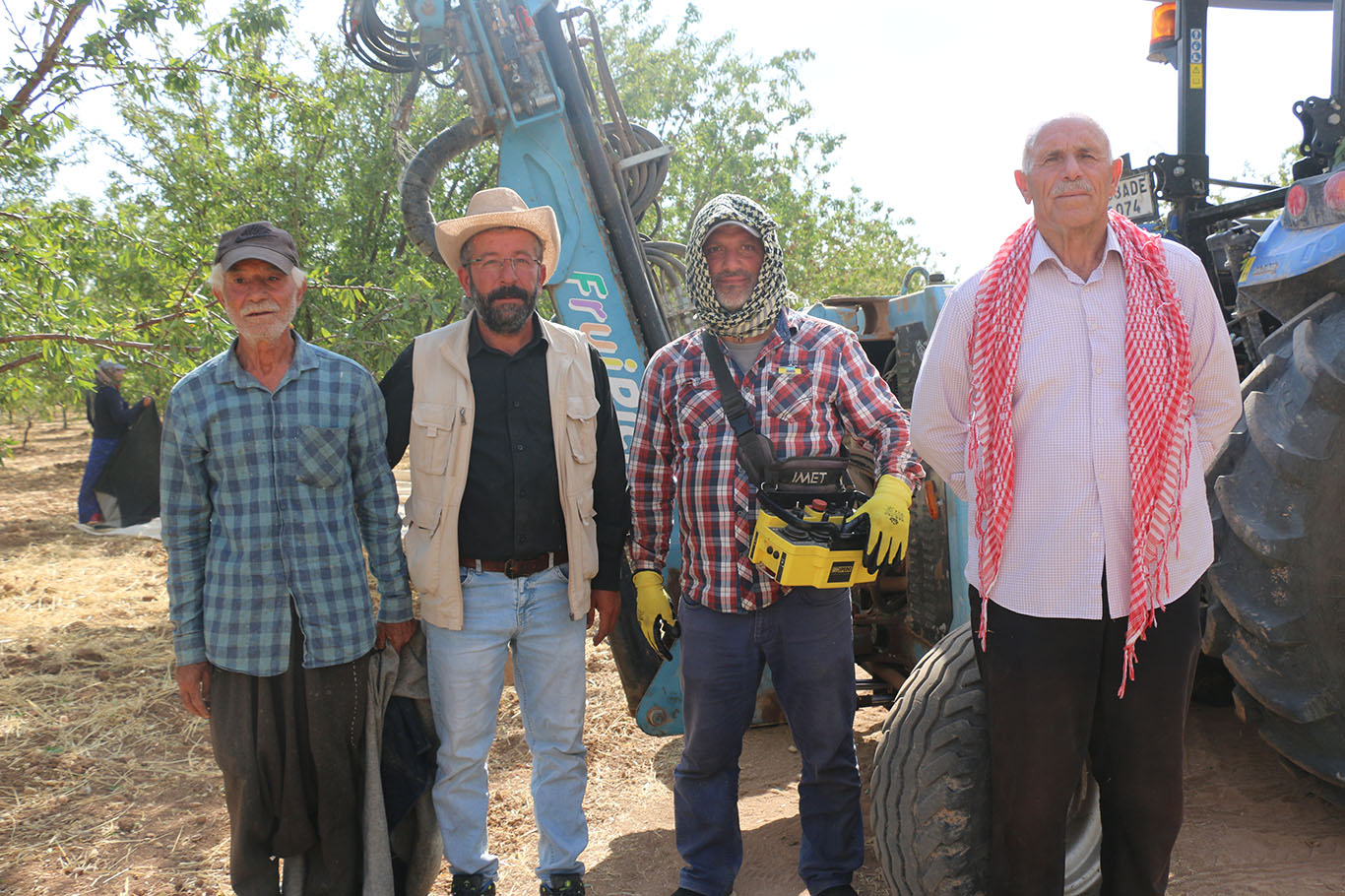 Şanlıurfa'da badem üreticisi fiyatlardan dertli: "Bu gidişle fıstığa dönebiliriz"