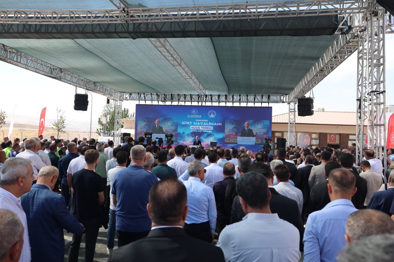 Siirt Havalimanı 250 bin yolcu kapasiteli oldu: Siirt demir yoluyla ulusal ağa bağlanacak