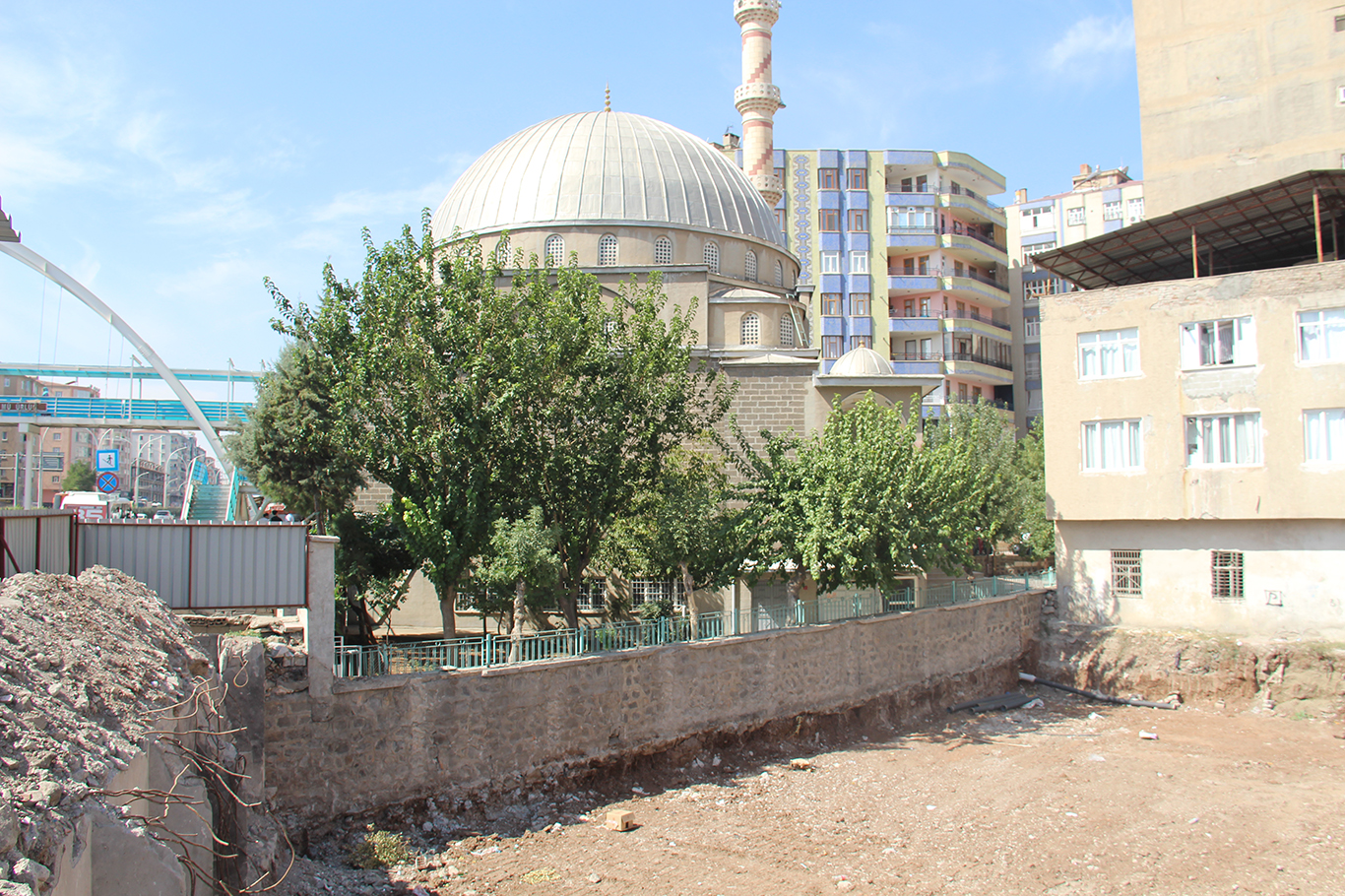 Camiye gelenler abdest alacak su bulamıyor