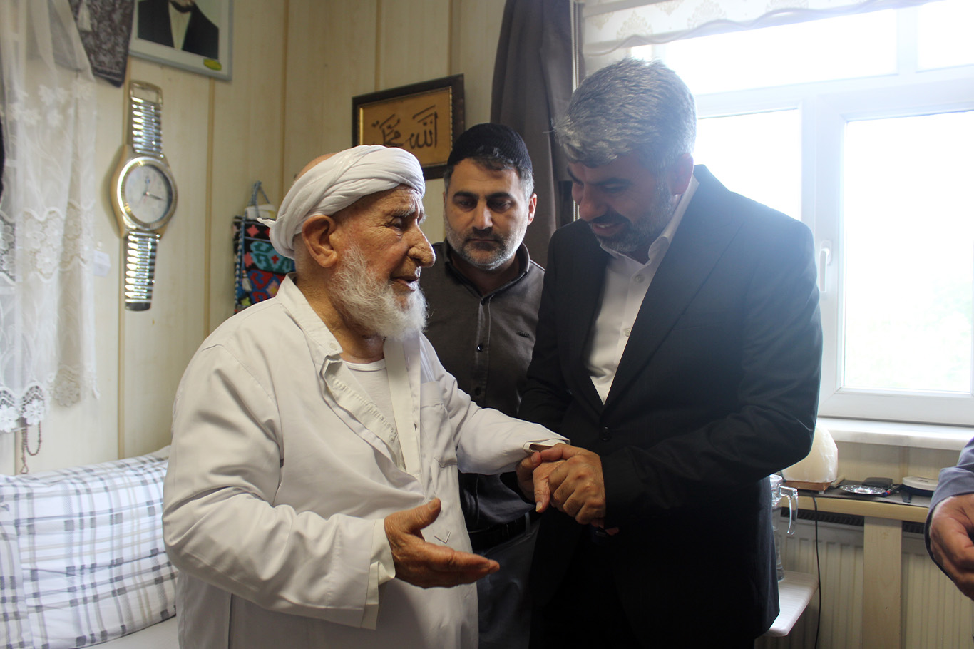 HÜDA PAR'dan Karakoçan’da Seyda Şeyh Ubeydullah El-Kavumani’ye ziyaret