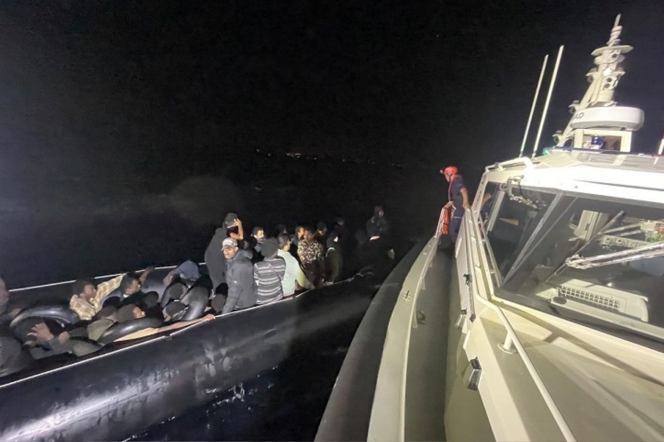 Li peravên Îzmîrê 56 koçberên neqanûnî hatin qefaltin