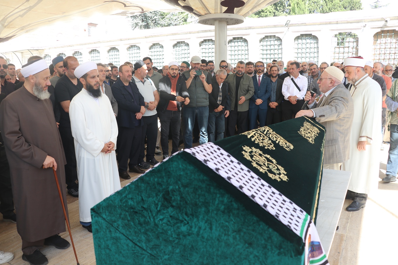 Helal gıda hareketinin tanınan ismi Büyüközer ebediyete uğurlandı