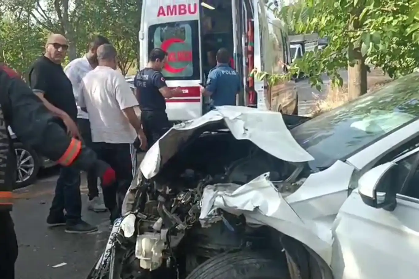 Malatya'da kamyonet ile otomobil çarpıştı: 2 yaralı