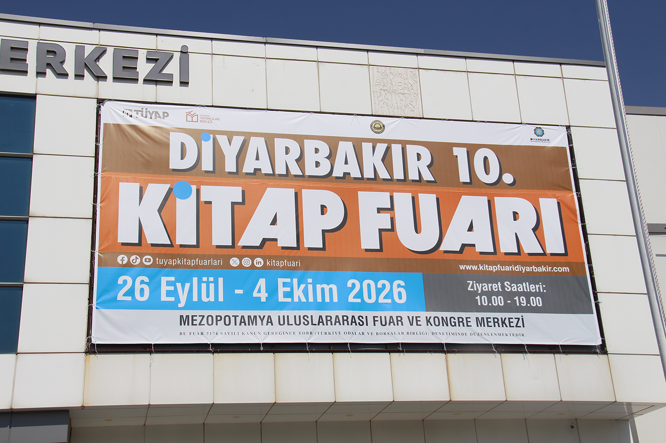 Kitapseverlerden ailelere çağrı: Çocuklar kitaplarla iç içe olmalı