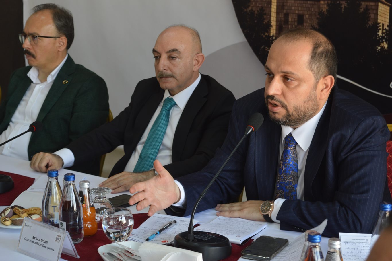Aydoğan Ahıakın.