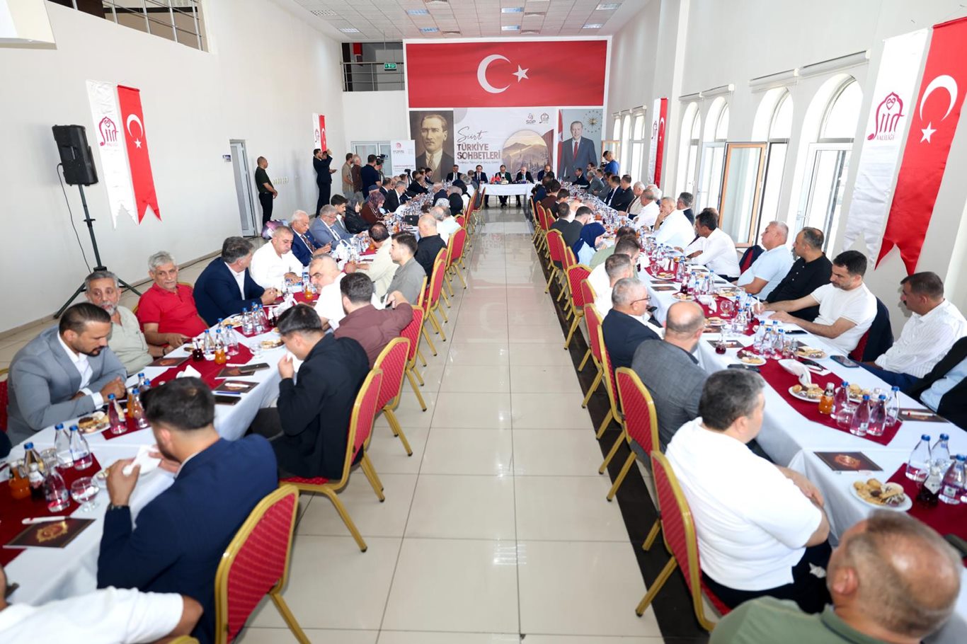 Siirt'te düzenlenen "Türkiye Sohbetleri" toplantısında Terörsüz Türkiye süreci ele alındı 