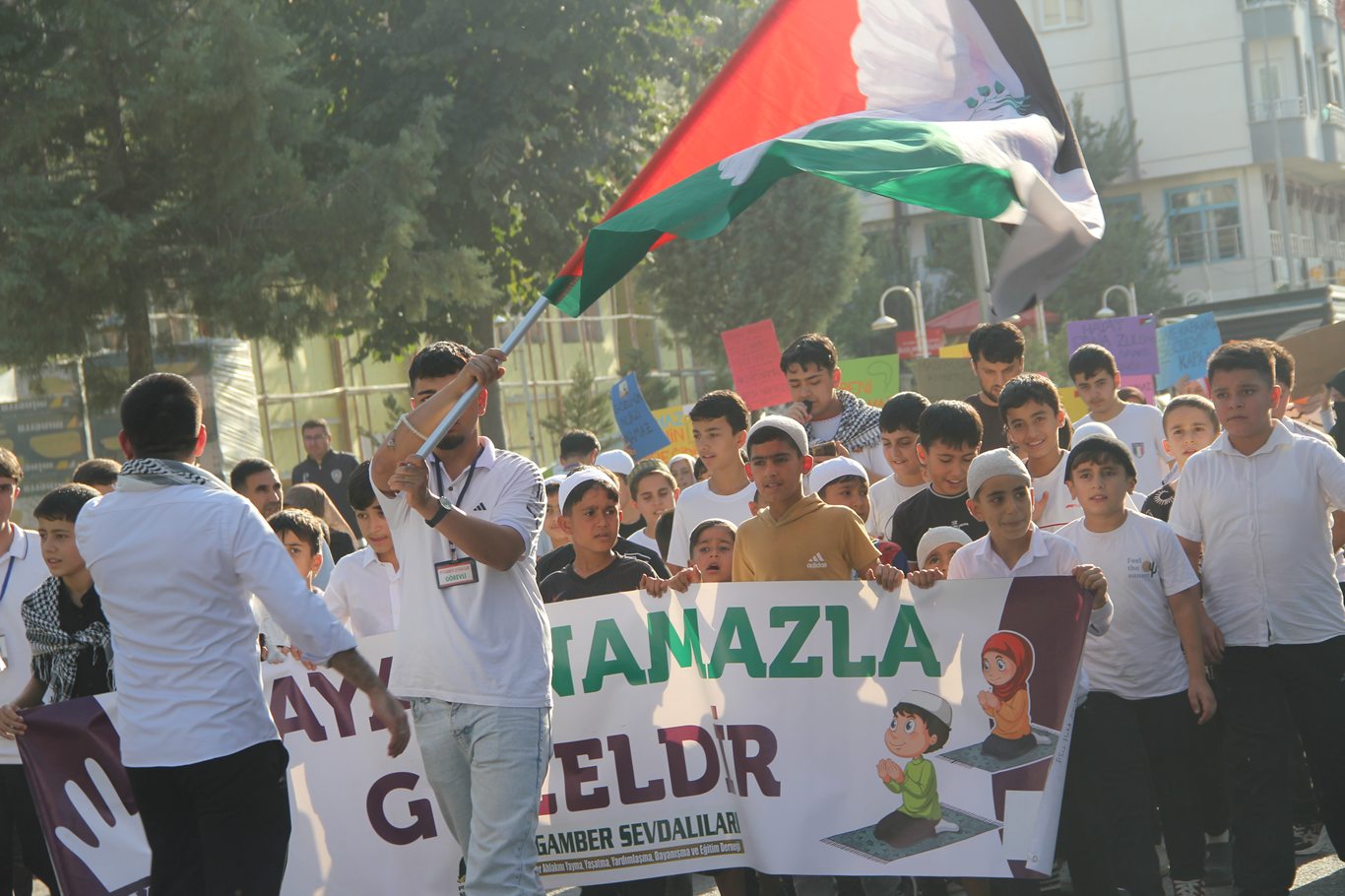 Bingöl'de “Hayat Namazla Güzeldir” etkinliği düzenlendi